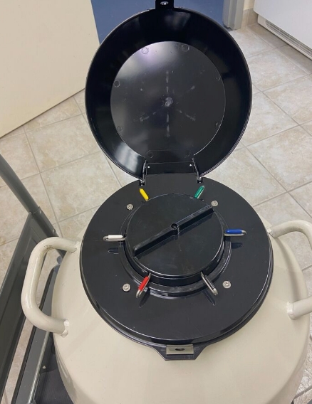 液氮罐顶部 液氮罐顶部